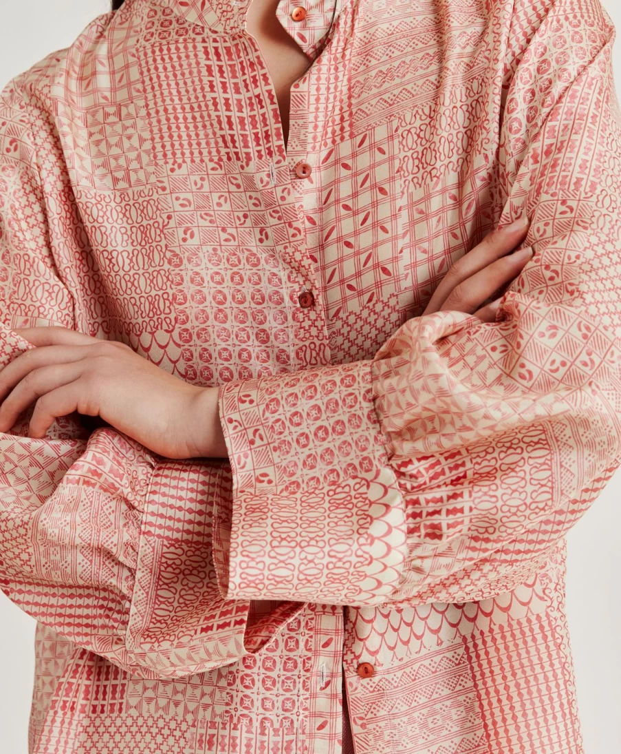 Momoni Women's Franklin Shirt in Haboutai Silk - Cream & Coral Elegant Blouse