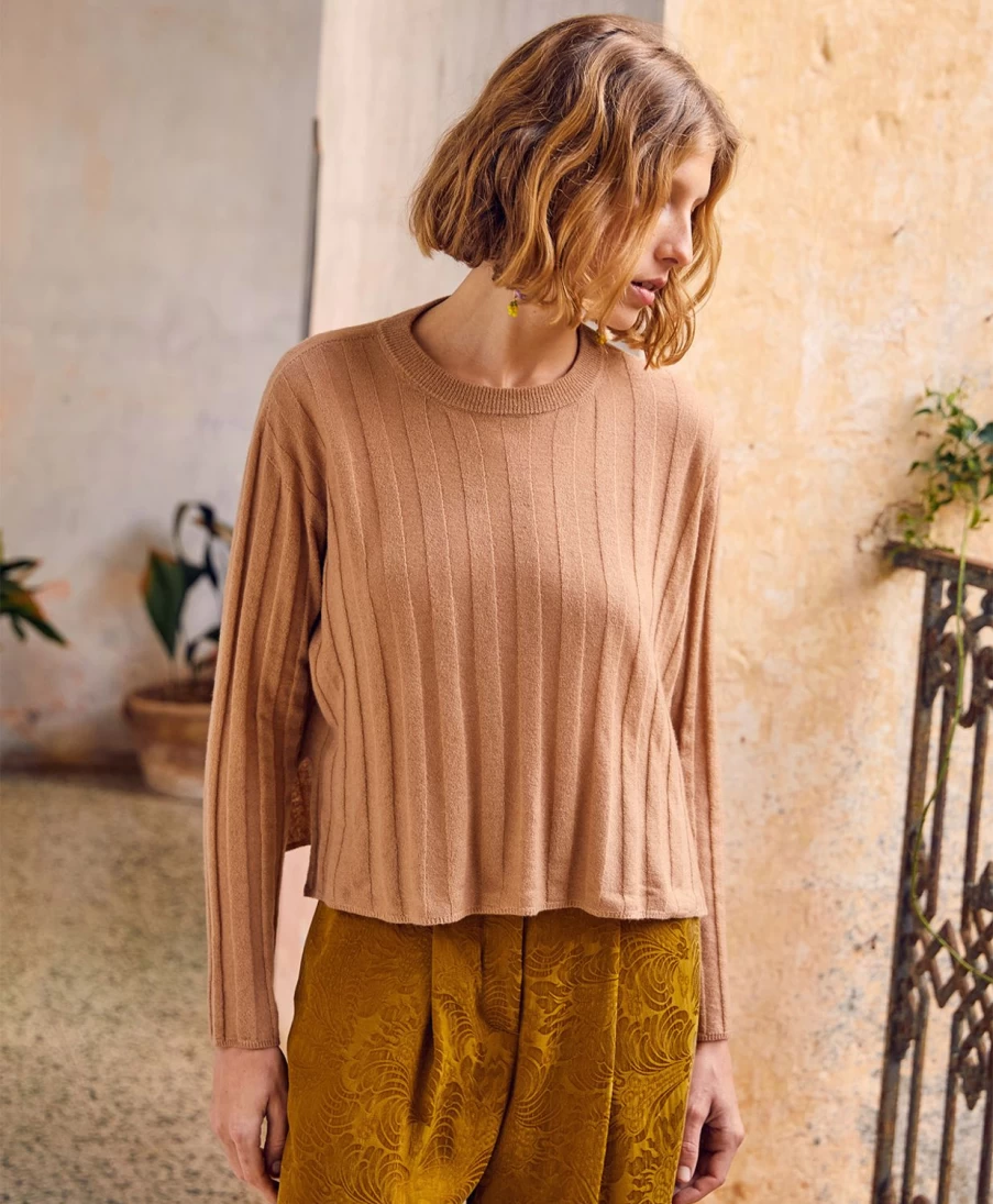 Momoni Women's Camel Cashmere Knitwear - Flat Rib Design Luxurious Sweater